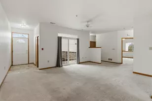 4754 W Maple Leaf Cir, Greenfield, WI 53220 - Photo 7