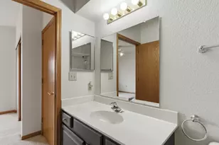 4754 W Maple Leaf Cir, Greenfield, WI 53220 - Photo 23