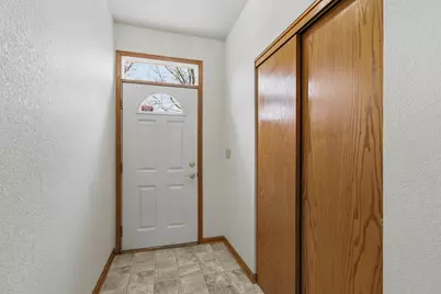 4754 W Maple Leaf Cir, Greenfield, WI 53220 - Photo 3