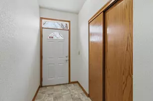 4754 W Maple Leaf Cir, Greenfield, WI 53220 - Photo 3