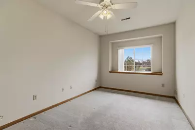 4754 W Maple Leaf Cir, Greenfield, WI 53220 - Photo 13