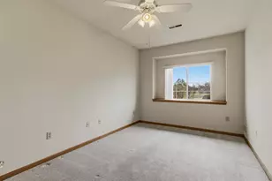 4754 W Maple Leaf Cir, Greenfield, WI 53220 - Photo 13