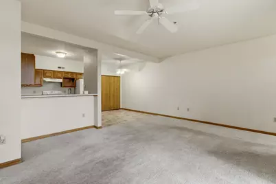 4754 W Maple Leaf Cir, Greenfield, WI 53220 - Photo 9