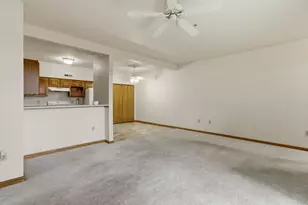 4754 W Maple Leaf Cir, Greenfield, WI 53220 - Photo 9