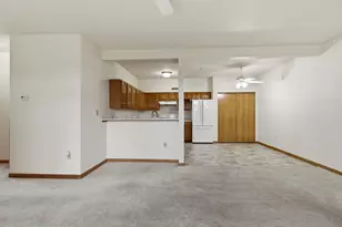 4754 W Maple Leaf Cir, Greenfield, WI 53220 - Photo 5