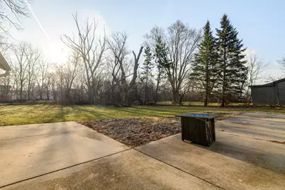 888  Wildwood Pl, Oconomowoc, WI 53066 - Photo 3