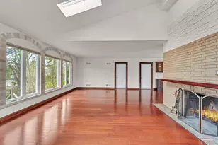 8408 N Lake Dr, Fox Point, WI 53217 - Photo 13