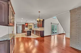 8408 N Lake Dr, Fox Point, WI 53217 - Photo 7