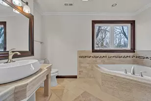 8408 N Lake Dr, Fox Point, WI 53217 - Photo 17