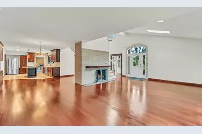 8408 N Lake Dr, Fox Point, WI 53217 - Photo 5