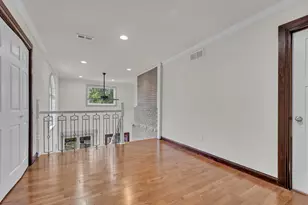 8408 N Lake Dr, Fox Point, WI 53217 - Photo 13
