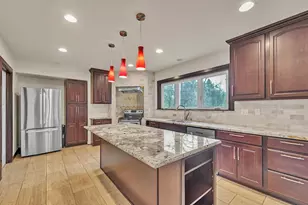 8408 N Lake Dr, Fox Point, WI 53217 - Photo 9