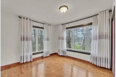 8408 N Lake Dr, Fox Point, WI 53217 - Photo 15