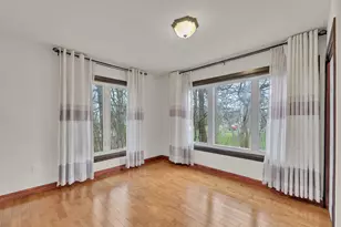 8408 N Lake Dr, Fox Point, WI 53217 - Photo 15