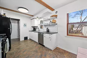 1918 E Eden Pl, Saint Francis, WI 53235 - Photo 5