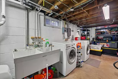 1918 E Eden Pl, Saint Francis, WI 53235 - Photo 23