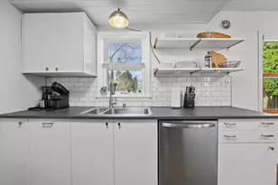 1918 E Eden Pl, Saint Francis, WI 53235 - Photo 7