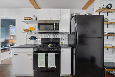 1918 E Eden Pl, Saint Francis, WI 53235 - Photo 5