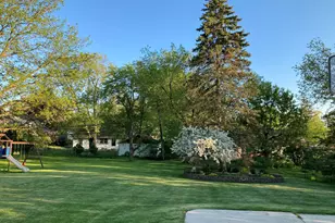 2527 W Goldcrest Ave, Milwaukee, WI 53221 - Photo 33