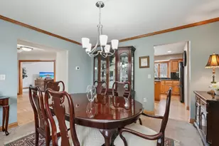 2527 W Goldcrest Ave, Milwaukee, WI 53221 - Photo 45