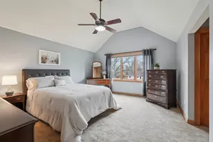 2527 W Goldcrest Ave, Milwaukee, WI 53221 - Photo 17