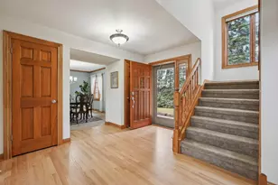 2527 W Goldcrest Ave, Milwaukee, WI 53221 - Photo 3