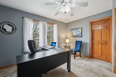 2527 W Goldcrest Ave, Milwaukee, WI 53221 - Photo 23