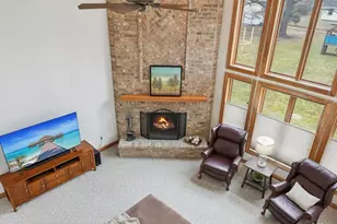 2527 W Goldcrest Ave, Milwaukee, WI 53221 - Photo 43