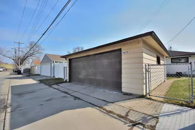 4635 S 50th St, Greenfield, WI 53220 - Photo 29