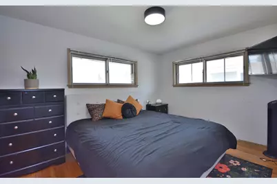 4635 S 50th St, Greenfield, WI 53220 - Photo 11