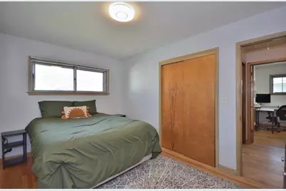 4635 S 50th St, Greenfield, WI 53220 - Photo 15