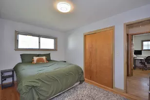 4635 S 50th St, Greenfield, WI 53220 - Photo 15