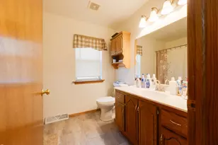 309 N 8th St, Racine, WI 53185 - Photo 27