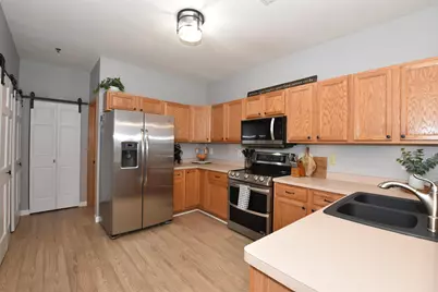 2424  Fox River Pkwy #F, Waukesha, WI 53189 - Photo 33