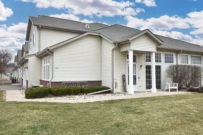 2424  Fox River Pkwy #F, Waukesha, WI 53189 - Photo 1