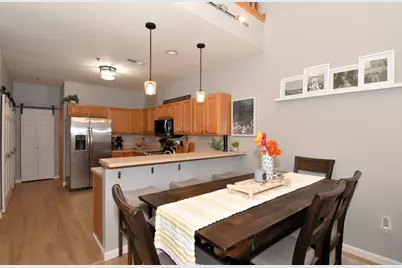 2424  Fox River Pkwy #F, Waukesha, WI 53189 - Photo 9