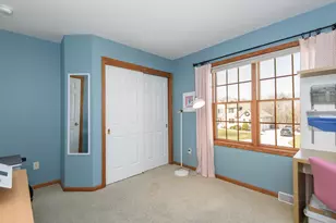 4195 W Squire Ave, Greenfield, WI 53221 - Photo 25