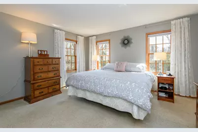 4195 W Squire Ave, Greenfield, WI 53221 - Photo 19