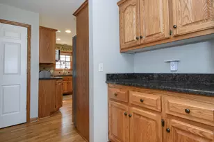 4195 W Squire Ave, Greenfield, WI 53221 - Photo 5