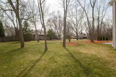 4195 W Squire Ave, Greenfield, WI 53221 - Photo 37