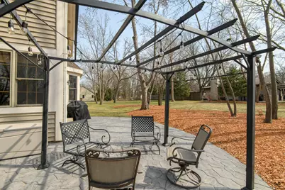 4195 W Squire Ave, Greenfield, WI 53221 - Photo 33