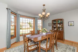 4195 W Squire Ave, Greenfield, WI 53221 - Photo 3