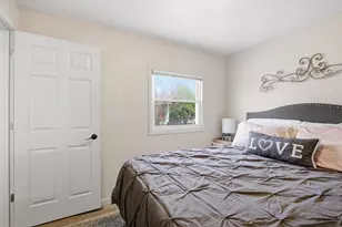 S70W17778 Muskego Dr, Muskego, WI 53150 - Photo 25