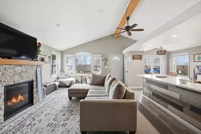 S70W17778  Muskego Dr, Muskego, WI 53150 - Photo 7