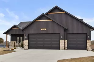 3104 Sandy Ridge Dr, Two Rivers, WI 54241 - Photo 3