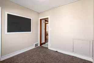 2222 S 72nd St, West Allis, WI 53219 - Photo 15