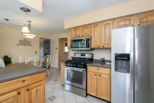 17321 W Observatory Rd, New Berlin, WI 53146 - Photo 5