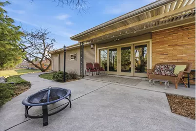 2340  Alta Louise Pkwy, Brookfield, WI 53045 - Photo 15