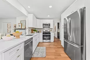 13002 N Phillip Dr, Mequon, WI 53097 - Photo 11