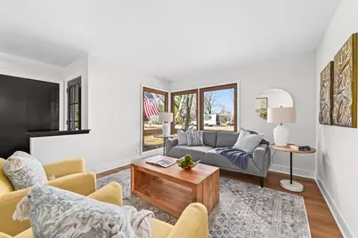 13002 N Phillip Dr, Mequon, WI 53097 - Photo 5